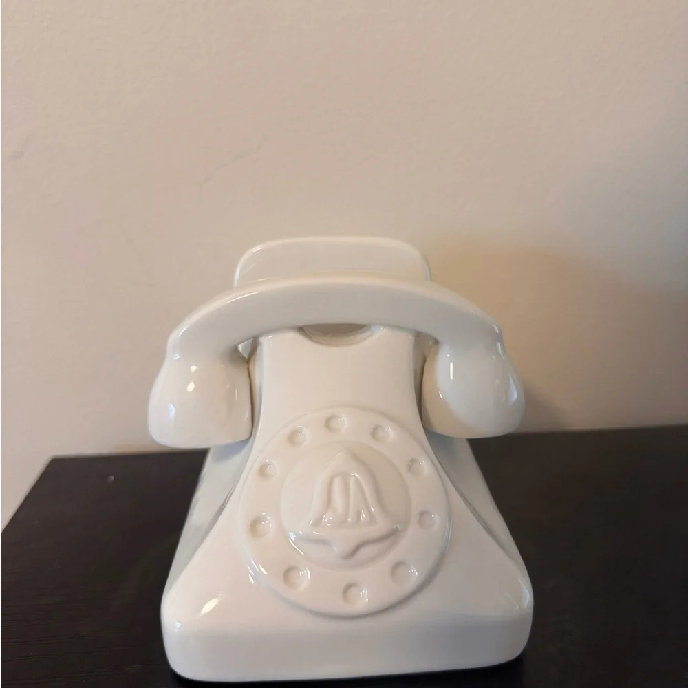 Jonathan Adler White Smartphone Dock